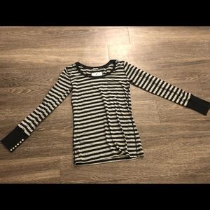 Black and gray long sleeve shirt